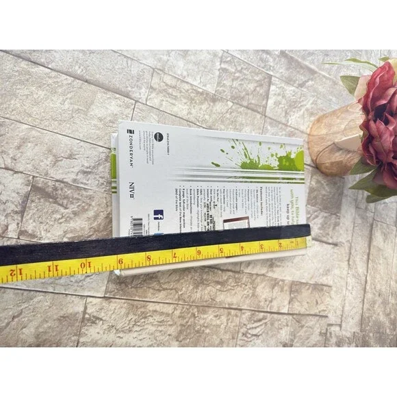 NEW Teen Study Bible-NIV by Zondervan - Picture 4 of 12